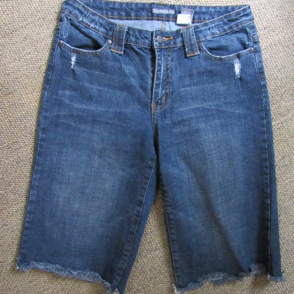 EUC APT 9 Distressed Fray Hem Bermuda Shorts 10